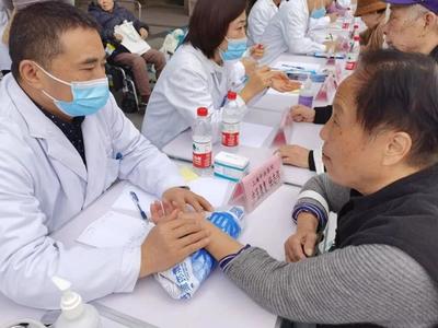 暖心!寶山這里開(kāi)展康復(fù)健康咨詢活動(dòng)